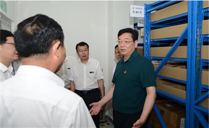 河南航投黨委書(shū)記、董事長(zhǎng)張明超 深入中原龍浩開(kāi)展“不忘初心、牢記使命”主題教育調(diào)研